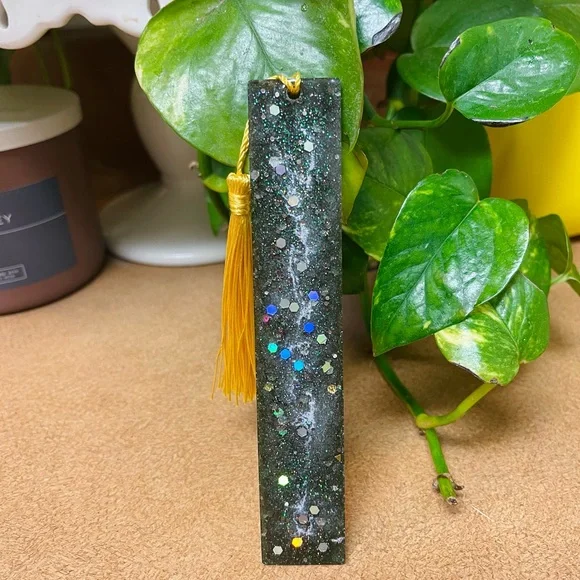 Bookmark Resin Vinyl design New - Picture 4 of 5